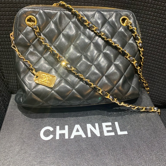 Chanel Quilted Chain Shoulder Bag - Picture 1 of 12